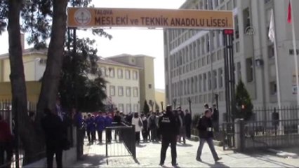 Deney Tüpü Patladı, Öğretmen Yaralandı