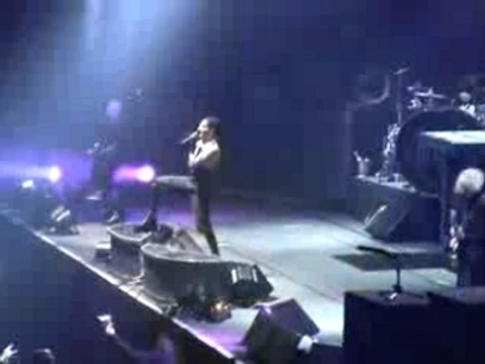 Use your fist not your mouth live paris