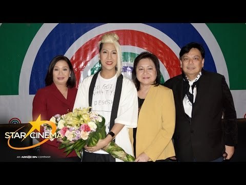 Vice Ganda renews contract with Star Cinema