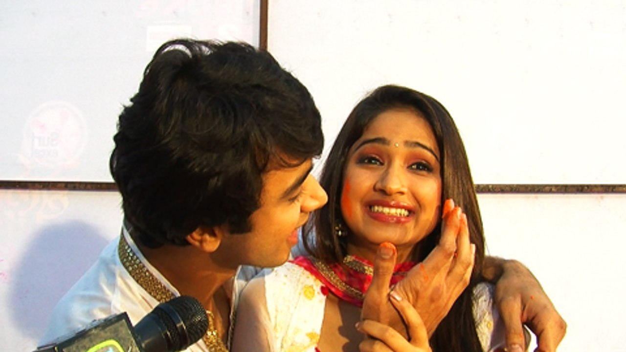 LD Radha Celebrates Holi | Interview | Mere Rang Mein Rangne Waali | Life Ok