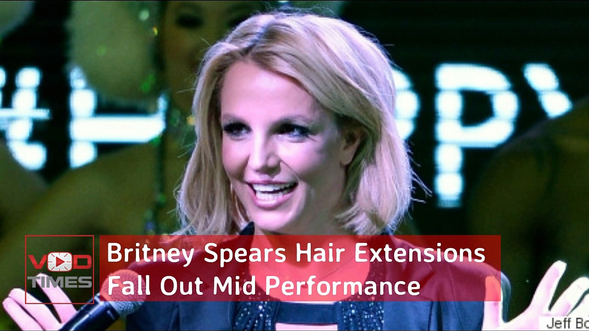 Britney Spears Hair Extensions Fall Out Mid Performance - video Dailymotion
