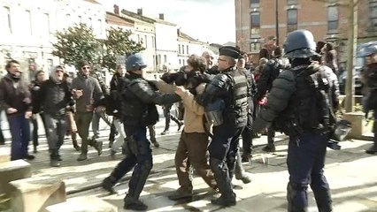 Barrage de Sivens: des débordements à Gaillac lors d'une marche des opposants