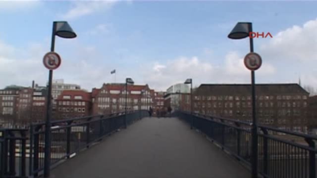 Bremen'de Köprü Demirlerine 'Asma Kilit' Yasağı