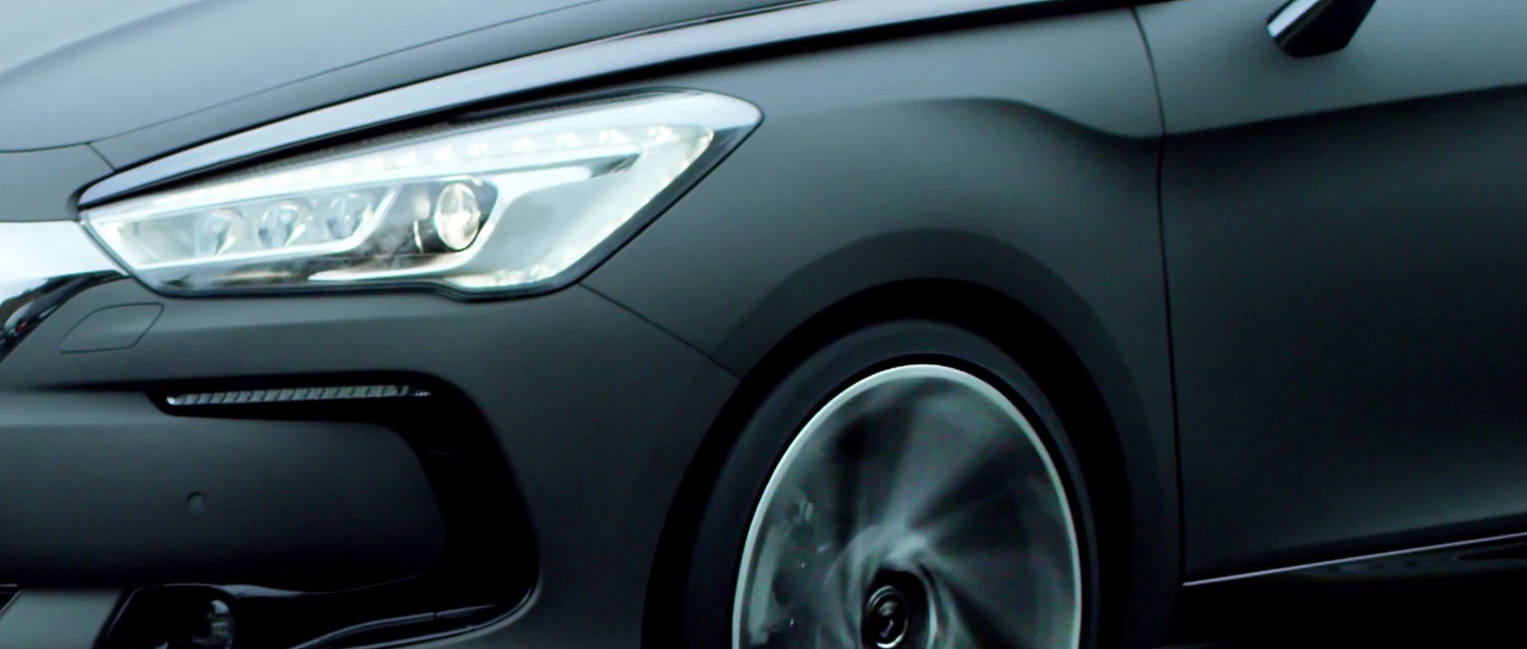 Nouveau film institutionnel DS Automobiles : 60 ans d'avant-garde.