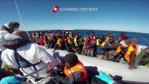 900 migrants secourus entre la Lybie et l'Italie