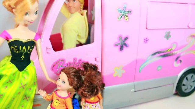 FROZEN Summer FUN Countdown DAY 3 BUILT FORT Barbie Motorhome RV Vacation Toby AllToyCollector