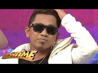 Télécharger la video: It's Showtime Kalokalike Face 3: Jhong Hilario (Take 2)