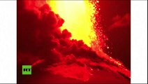 Impresionantes imágenes: El volcán Villarrica entra en erupción en Chile