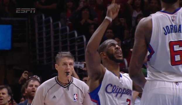 Chris Paul furieux après DeAndre Jordan après sa boulette décisive