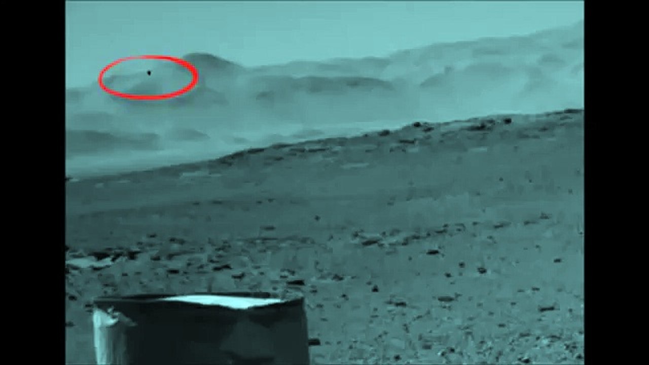 Dark Object on Mars - 29th May, 2014