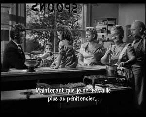 Robert Mitchum et ses tatouages dans la La Nuit du chasseur