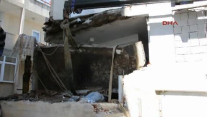Didim Yıkım Çalışması Sırasında İki Katlı Bina Biranda Çöktü 1 Ölü, 5 Yaralı Ek Görüntü