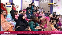 Nida Yasir Ne Apne Show Per Audience Se Mummy Banwana Shuru Kardia, Ajeeb Game Played