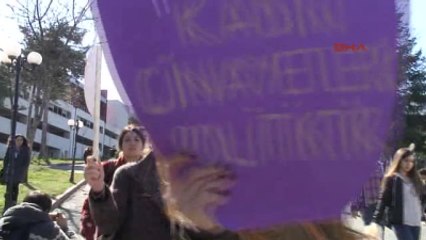 Trabzon Ktü'de Kız Öğrencilerden Eylem: Kadınların Yan Yana Gelmesinden Korkun