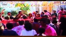 Shah Rukh Khan & Gauri Khan Holi Compilation