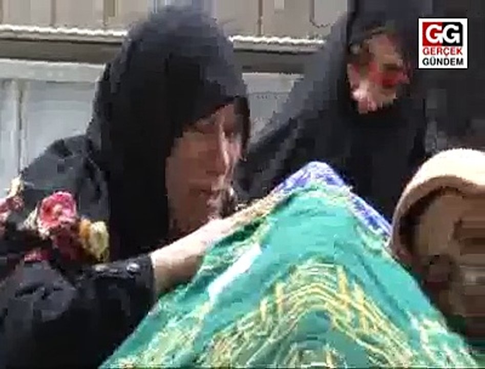 ÖLDÜRÜLEN KIZINA "BENİ BIRAKIP GİTME ANNEM, GİTME" DİYE SESLENDİ