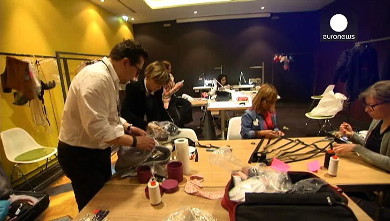 Wenig Stoff, viel Musik: Snoop Dogg rappt die ETAM-Dessous-Show