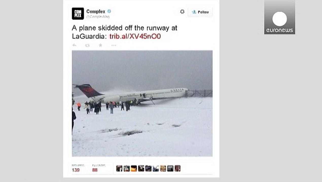 Un avion de ligne sort de la piste à New York à cause de la neige