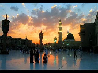 Gumbad-e-Khizra Kay Daaman Ki