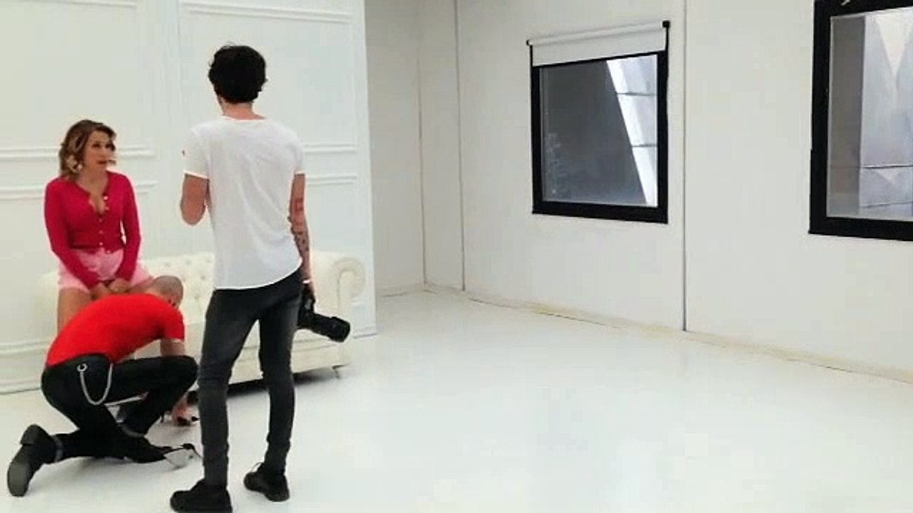 BARBARADURSO.COM - Ecco il backstage del mio servizio fotografico per la copertina di Oggi!!