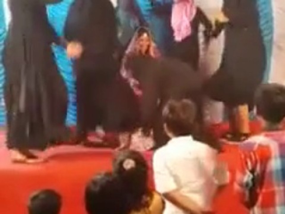 Burqa Girls Crazy Dance