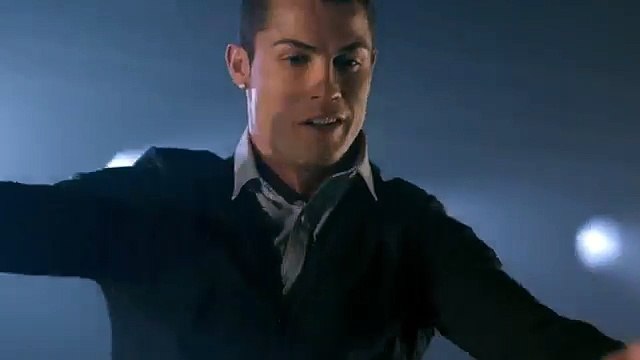Cristiano Ronaldo bailó a lo Michael Jackson para promocionar sus zapatos (VIDEO)