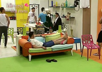 baietii fac repetitii pentru sceneta 2015-03-05 19-01-01-872