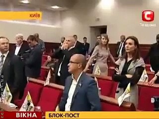 Vitali Klitschko boxt in ukrainischen Parlament