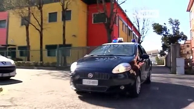 BABY RAPINATORI IN MANETTE