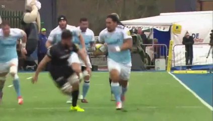 Alex Tuilagi pose Ben Ransom