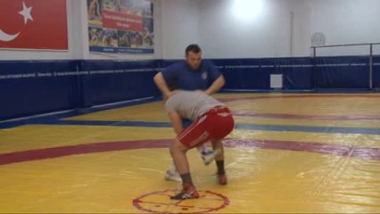 Başarılı Güreşçi, Olimpiyat Şampiyonu Amcasının İzinde