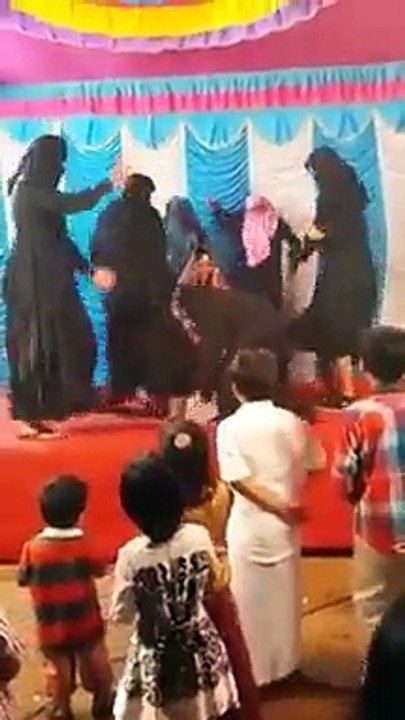 Watch How These Girls Openly Dancing on Stage After Wearing Burqa