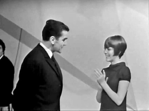 Mireille Mathieu presente ses voeux pour la Nouvelle Année 1967