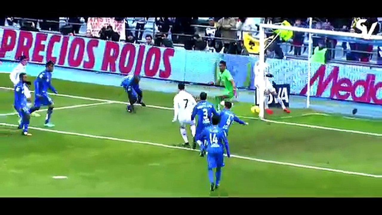 Cristiano Ronaldo vs Lionel Messi 2015 ● The Ultimate Skills & Goals Battle 2015 HD