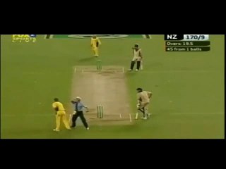 Bowler Got Kicked By Umpire Billy Bowden