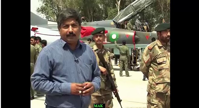 Pakistan Airforce fighter plan landing on motorway