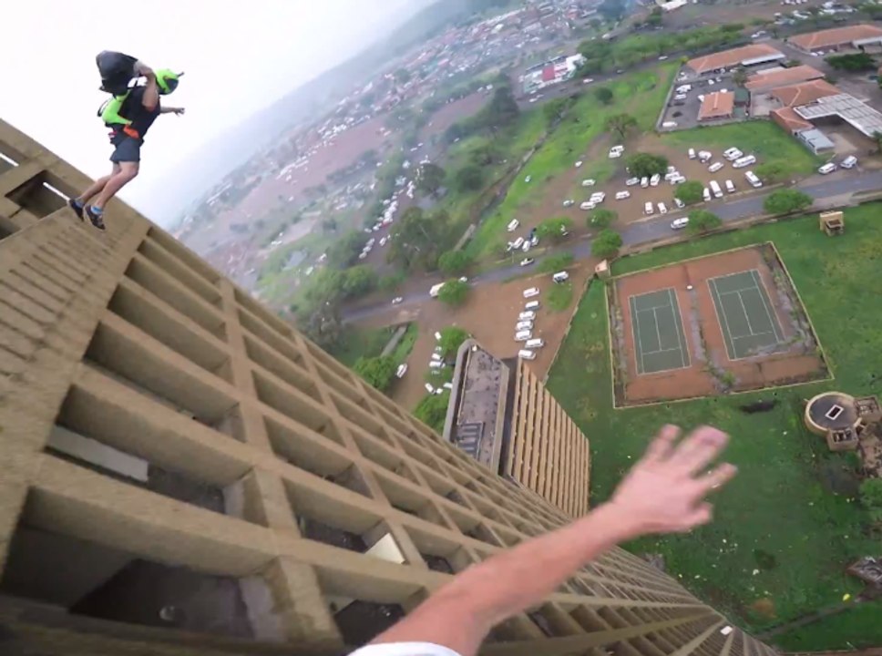 BASE JUMP RACE