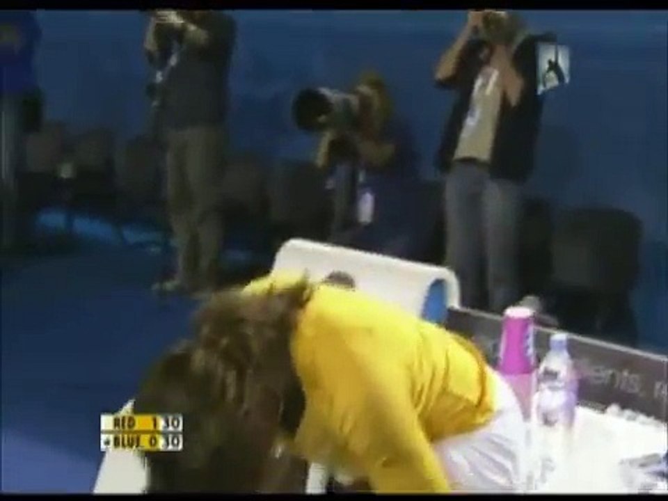 The comdy tinnes match ( andy roddick - roger federer - rafael nadal - novak djokovic ) part 2