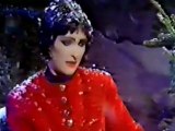 SIOUXSIE & THE BANSHEES - Siouxsie i/v ('Video View' show at Night Network  ITV, 24 Dec 1988)