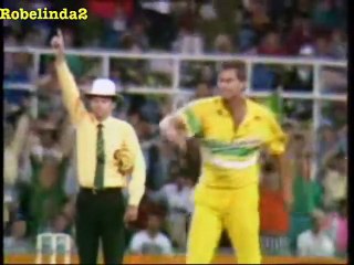ANGRY Javed Miandad given out LBW, sledges Aussies