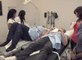 Dos hombres deciden experimentar dolores de parto simulados