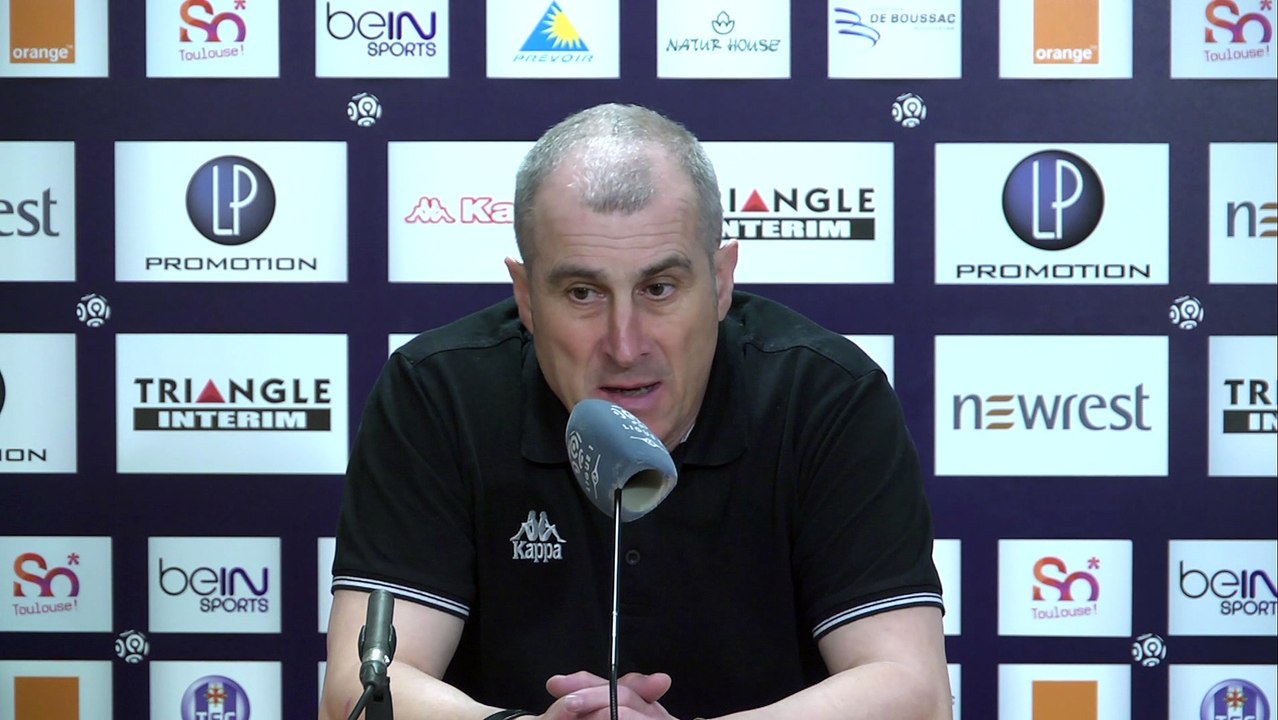 Alain Casanova en conférence de presse après TFC/OM