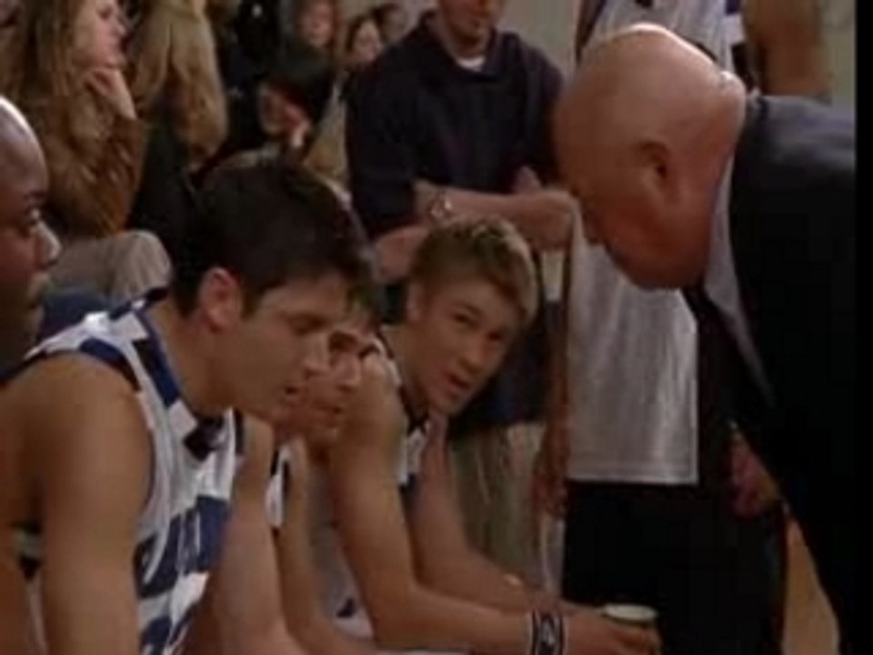 Match de basket (Nathan s'avanouit)
