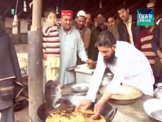 Another Brave Pakistani - Can put his hand in burning Oil - must watch