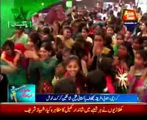 Karachi: Fans celebrate Pakistan's win agains South Africa