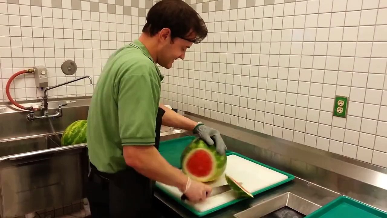cutting water melon in 20 seconds