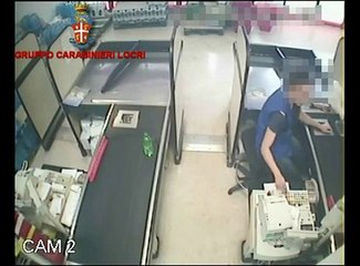 Locri - Tenta di rapinare supermercato, messo in fuga dai clienti (06.03.15)