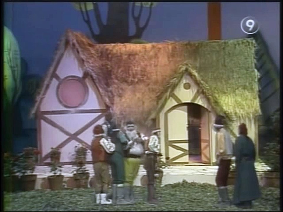 Blancanieves y los siete Churichurinfunfláis - 1983 pt3 (480p)