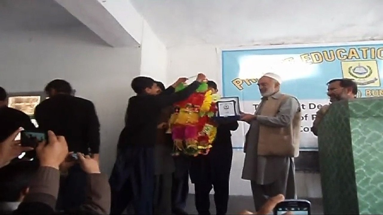 USMANIA  PUBLIC    SCHOOL  & COLLAGE BUNAIR FUNCTION ABOUT POSITION HOLDER 2015