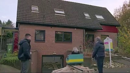 A new way of showing house to the bargainers.... See how is it —